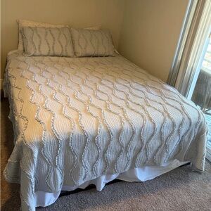 Elegant Gray Bedding Set